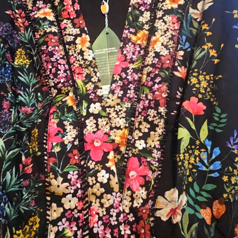 FARM Rio Black Floral Short Jumpsuit with Puff Sleeves - Picture 4 of 9